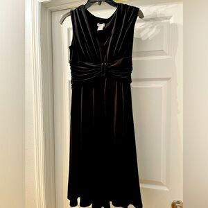 Jaclyn Smith pulled over dress Size small